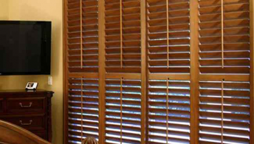 Picking Between Wood and Faux Wood Blinds